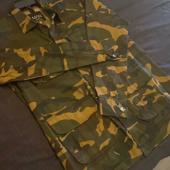Camo button up - Picture 3 of 3